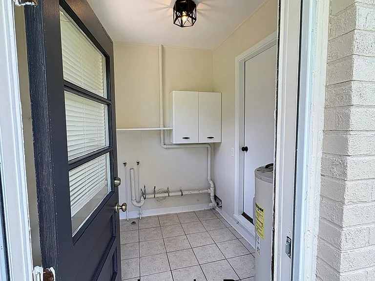 8007 Karr St — Photo 14