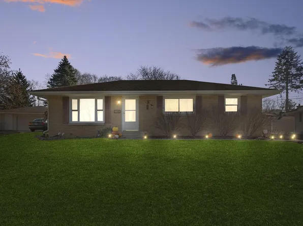 245 South Hine AVENUE, Waukesha, WI 53188