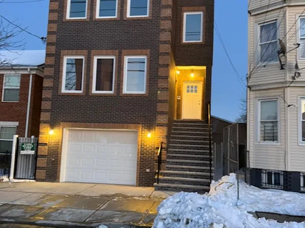 570 S 12th St Floor 2, Newark, NJ 07103