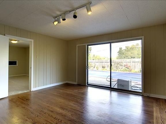 4th image of 3191 Mackall Way