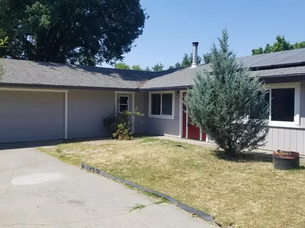 18251 Lake Forest Dr, Penn Valley, CA 95946