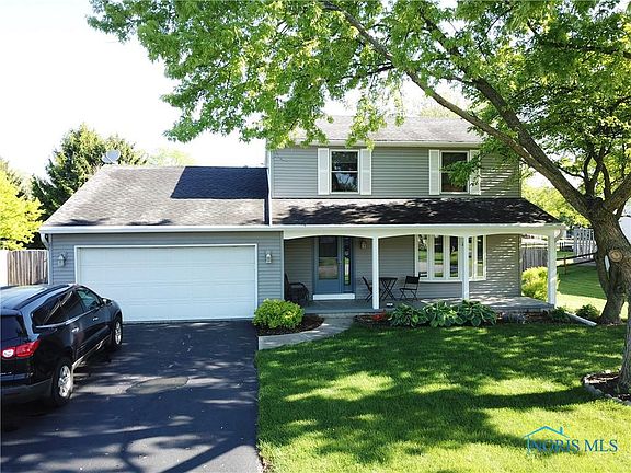 3rd image of 832 Continental Dr