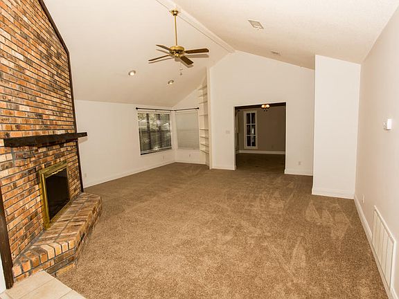 4th image of 203 Dolphin Estates Ct