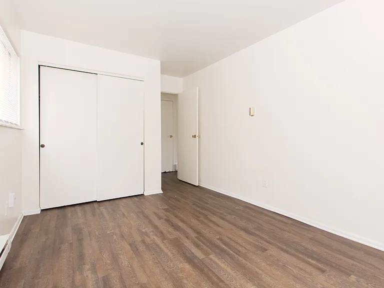 830 Continental Ct #4 — Photo 7