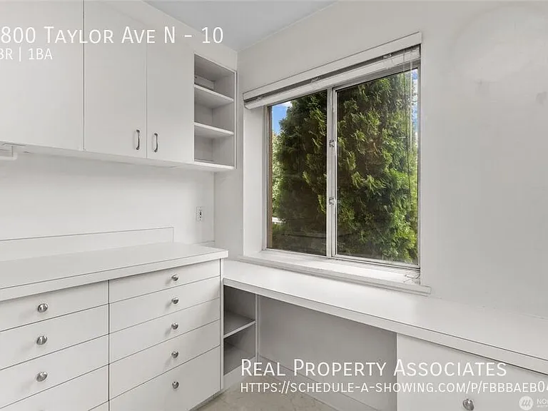 1800 Taylor Ave N #10 — Photo 8