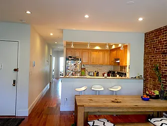 Rented by R New York