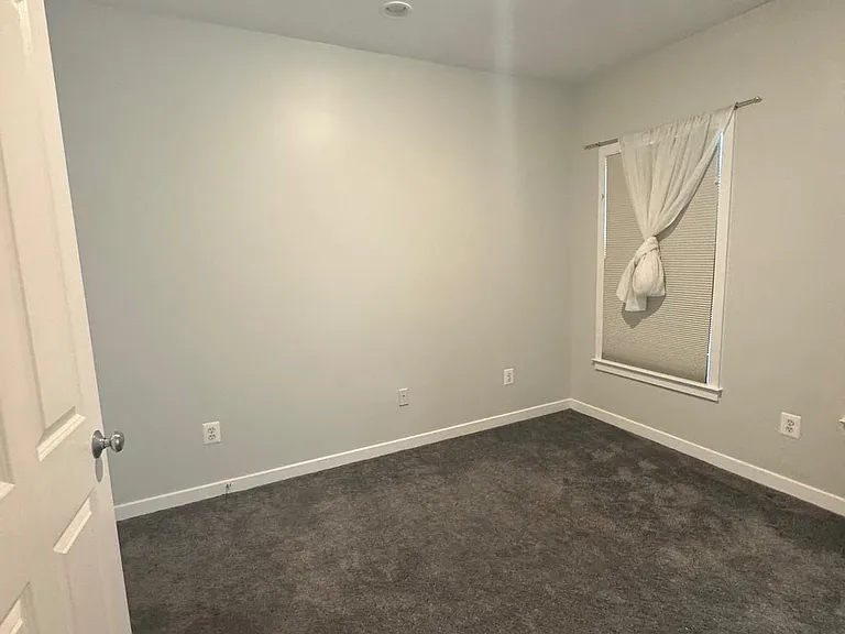 1322 N Danville St — Photo 17