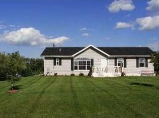 N1638 Erdine Ln, Hortonville, WI 54944