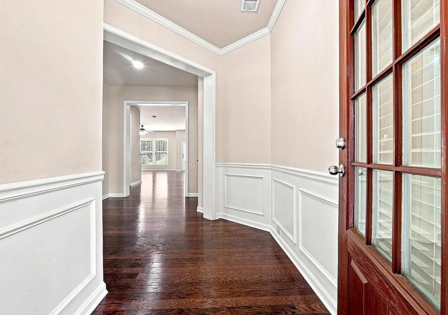 4 bed, 2501 sqft, $2,800 — Photo 3