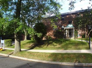 3 Manor House Dr APT J23, Dobbs Ferry, NY 10522