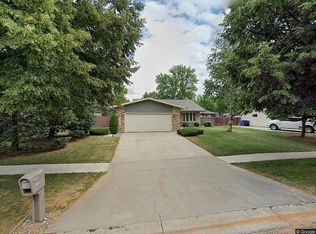 3319 Maple St N, Fargo, ND 58102