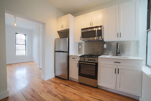 Rented by Evergreen Apartments BK | media 46