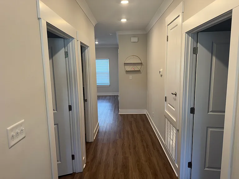 180 Bradford Ct — Photo 14