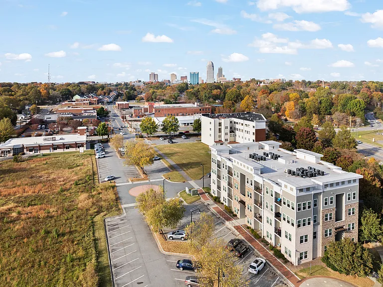 Gateway Apartments — Photo 6