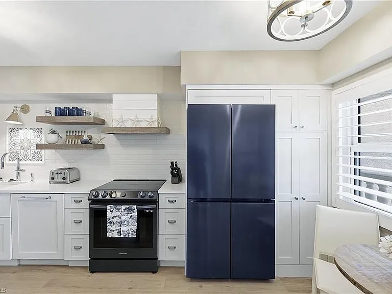 5501 Heron Point Dr #602 — Photo 6
