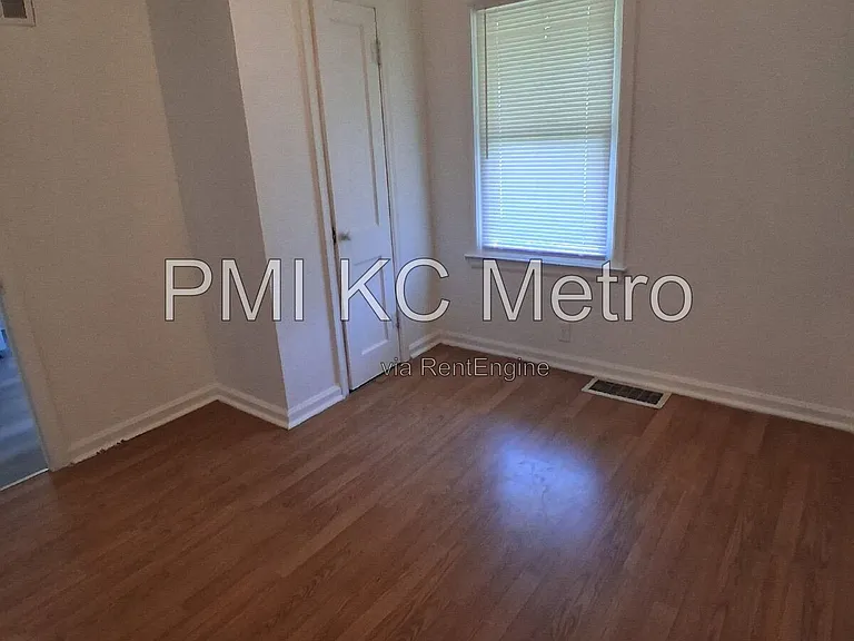 26 S Central St #9 — Photo 7