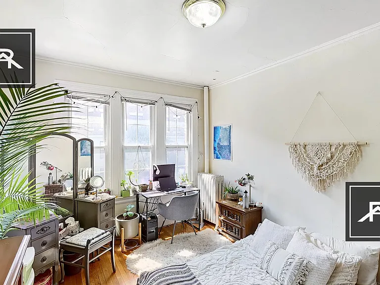 17 Glenville Ave #2 — Photo 9