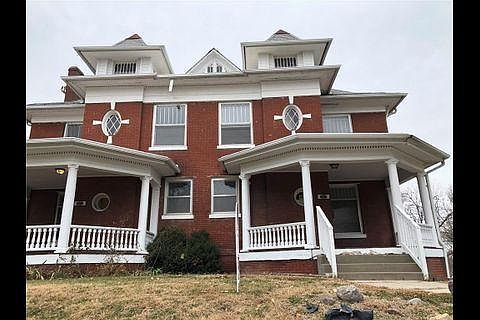 1st image of 824 N 9th St