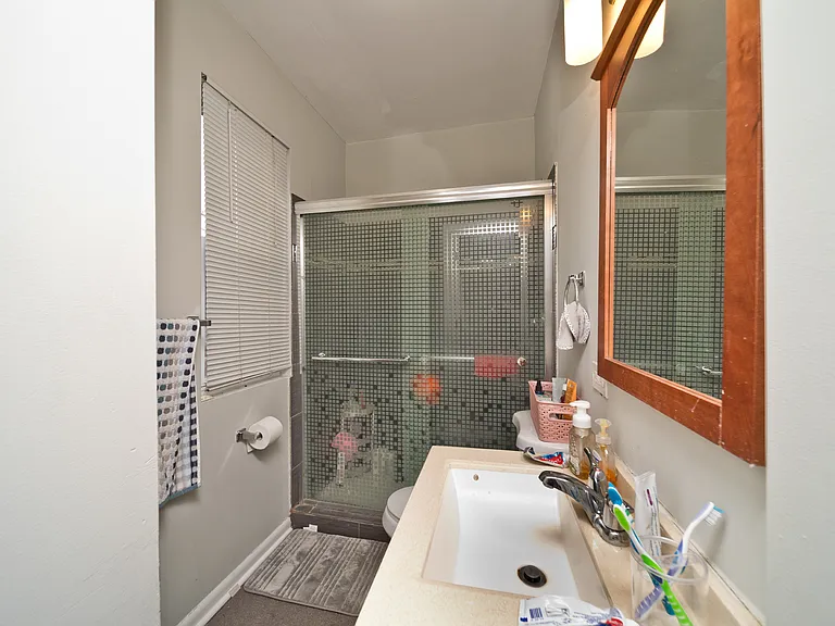 1431 W Flournoy St #2F — Photo 10
