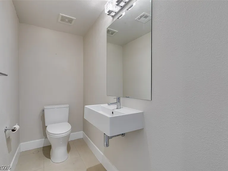 5046 Schumann Dr — Photo 23