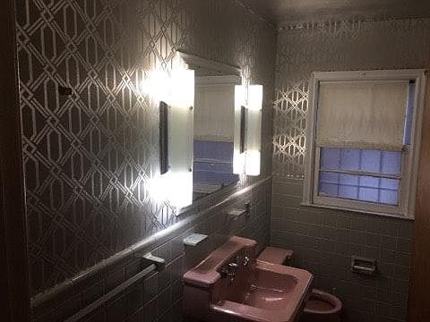 5th image of 14256 Woodmont Ave