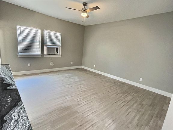 3rd image of 1230 Cortlandt St APT 1