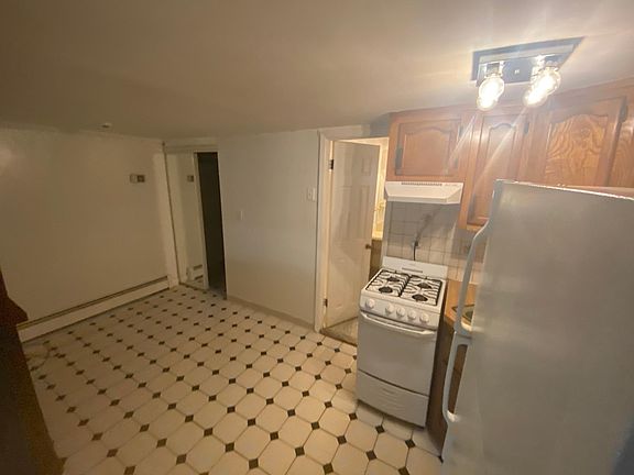 2nd image of 236 Robinson Ave #1