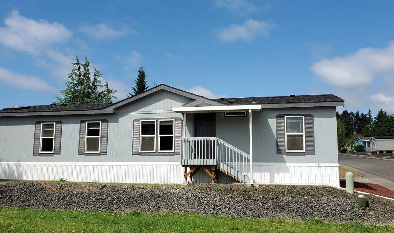 3 Bedroom 2 Bath Home in 55+Community in Winston — Photo 1