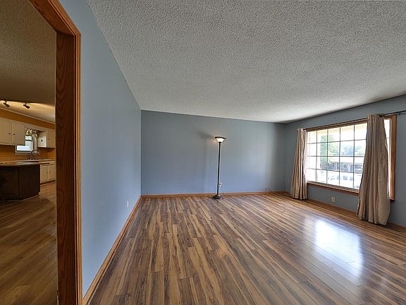 4th image of 3314 Cottonwood Dr