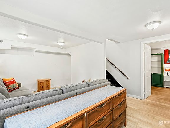 3rd image of 4218 W M Street