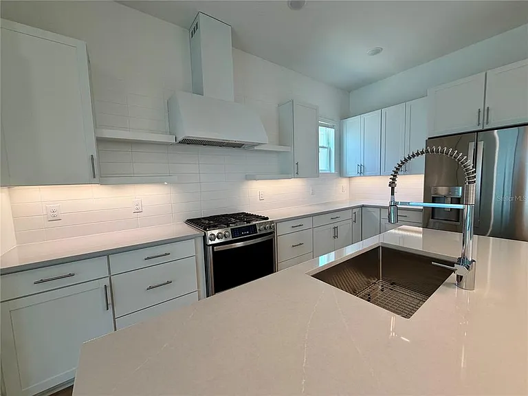 12438 Clear Sapphire Dr — Photo 3