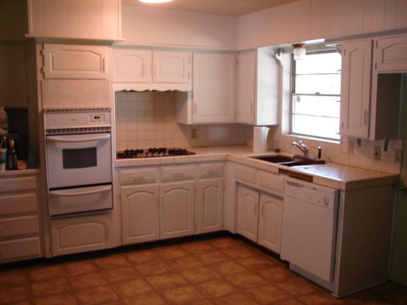 3rd image of 129 Berkshire Ln