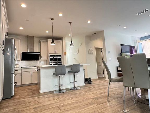 4th image of 7579 Botany St