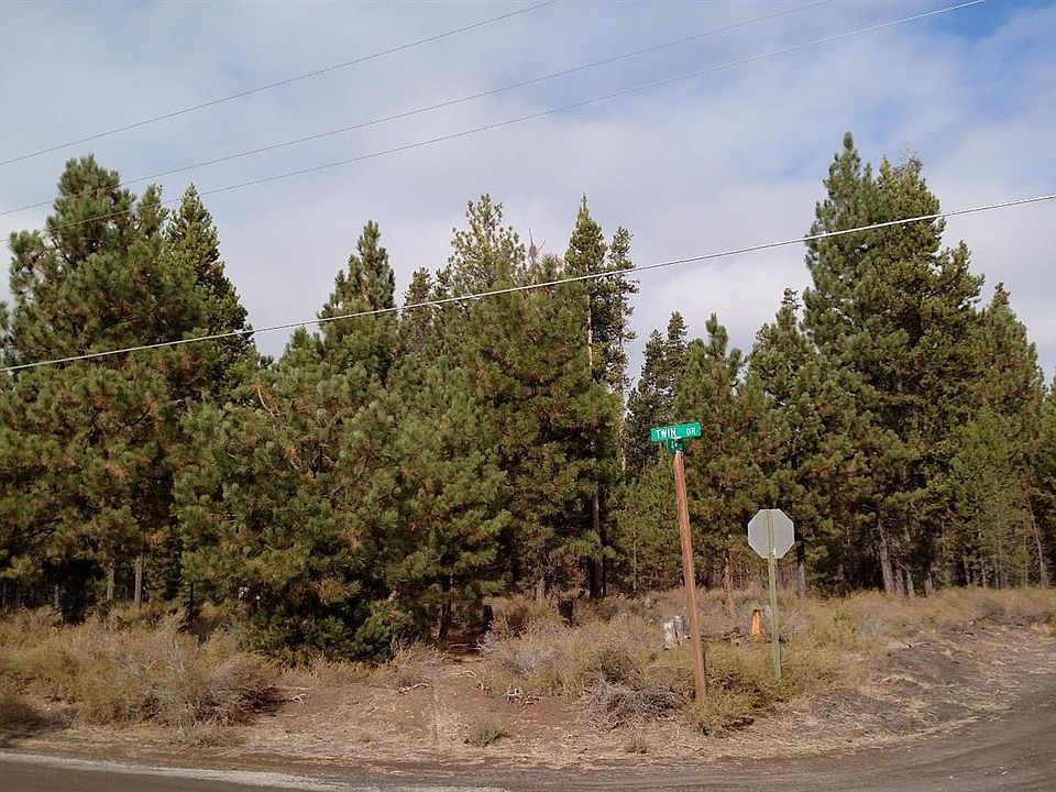 2nd image of 15932 Twin Dr