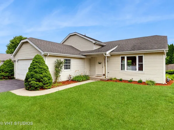 1828 Wicker St, Woodstock, IL 60098