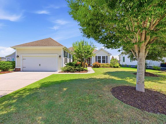 4th image of 431 Plantation Oaks Dr.