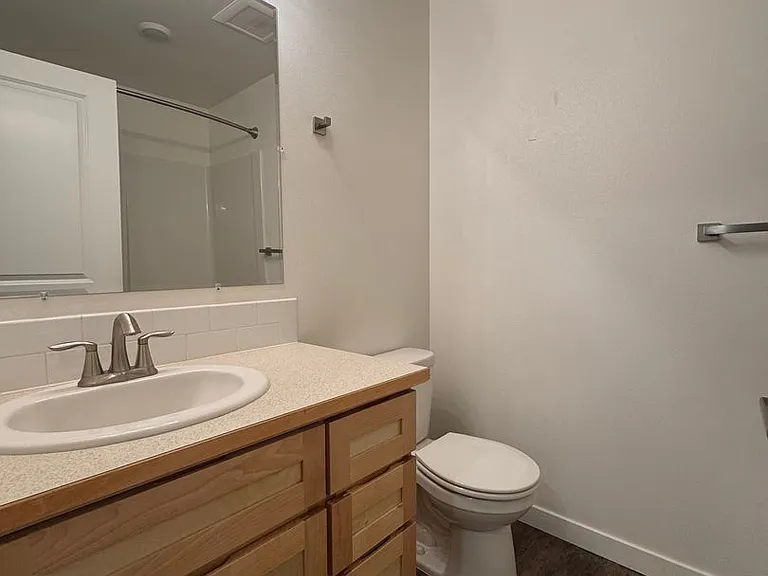 2249 N Airport Rd — Photo 40