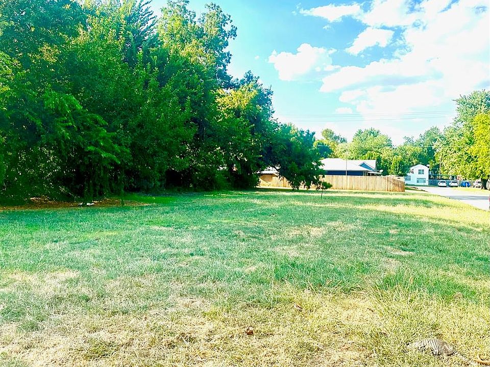 1st image of 1202 W Iowa Ave Lot 8