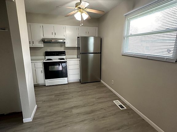 3rd image of 427 E Moneta Ave APT A