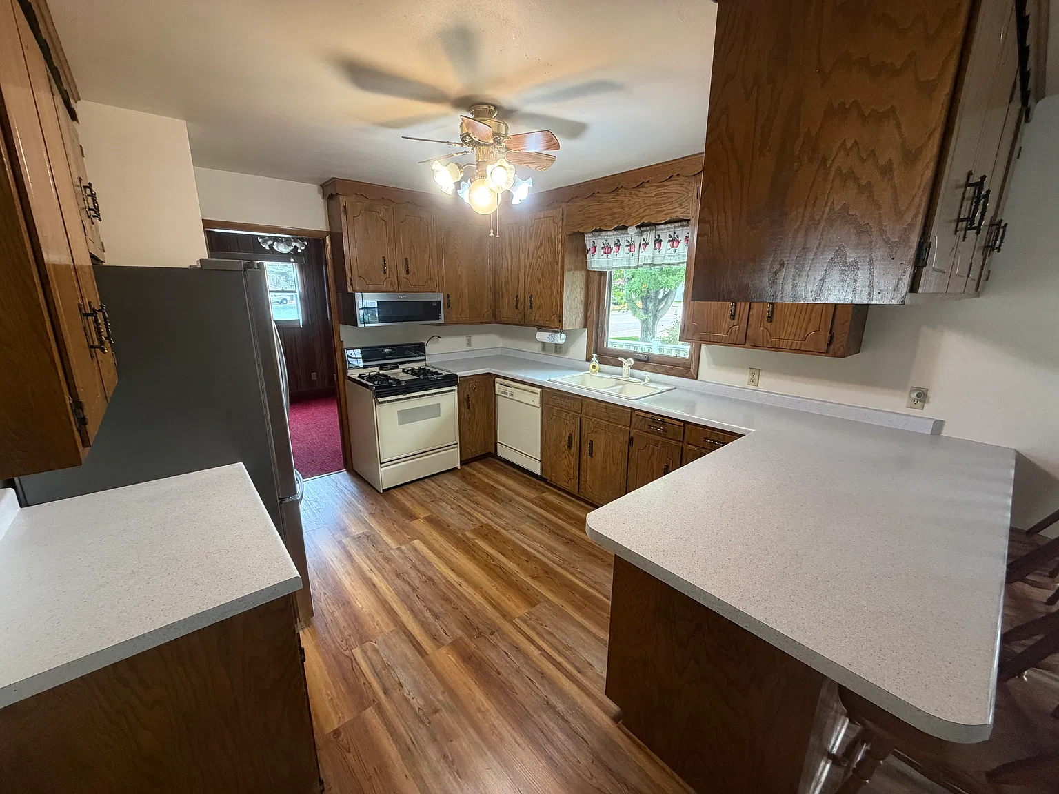 205 E Elm Street - Nathan Weaver — Photo 2