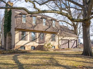 704 W Dianne Ln, Mahomet, IL