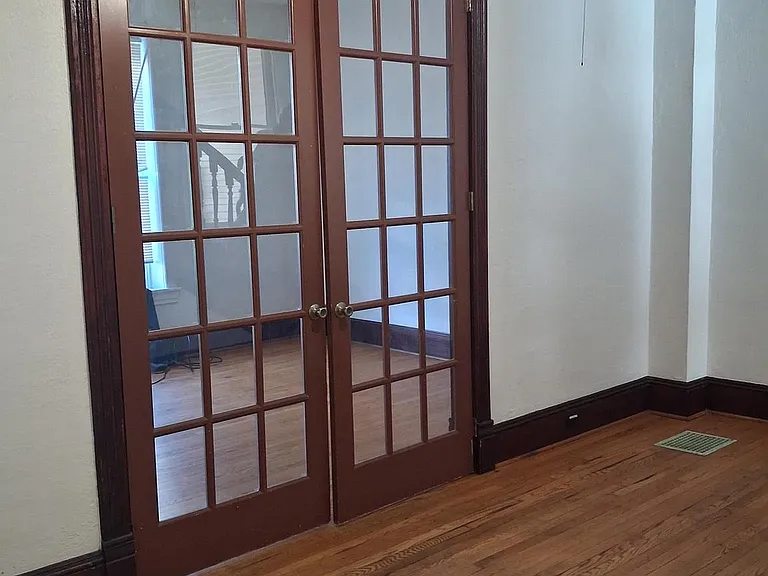 210 N Locust St — Photo 7