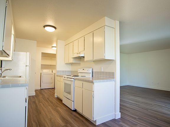 5th image of 2628 NE Red Sunset Dr APT 204