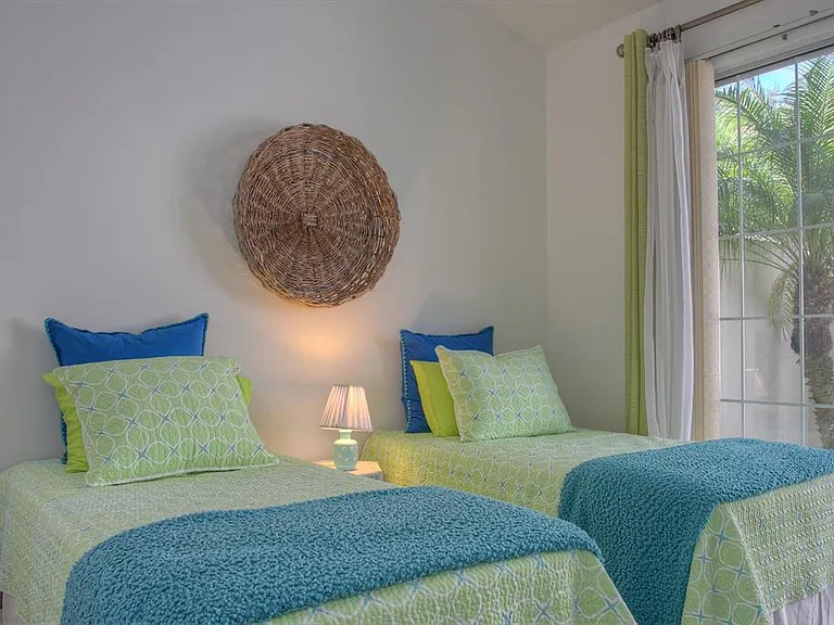 7911 Whitebridge Gln — Photo 25