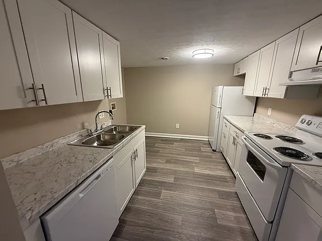 Continent French Quarter Apt — Photo 105