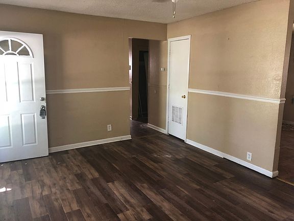 3rd image of 11434 Richmond Ave