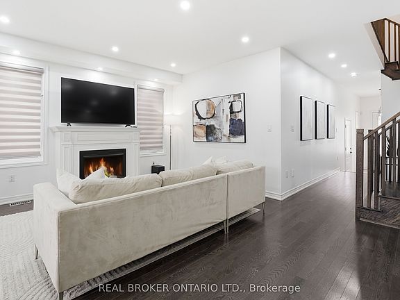 5th image of 2056 Dale Rd