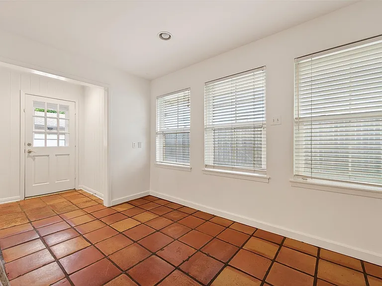 5643 Piping Rock Ln — Photo 24