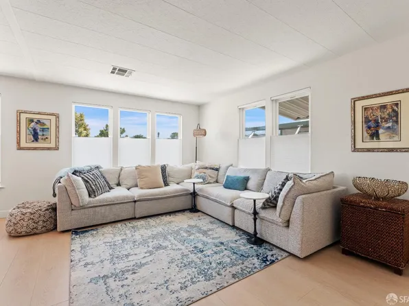 143 Creekside Dr #143, Half Moon Bay, CA 94019