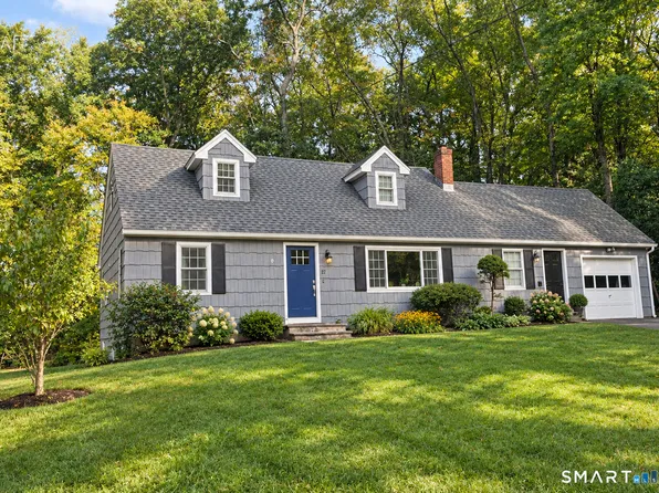 11 Flax Hill Road, Brookfield, CT 06804